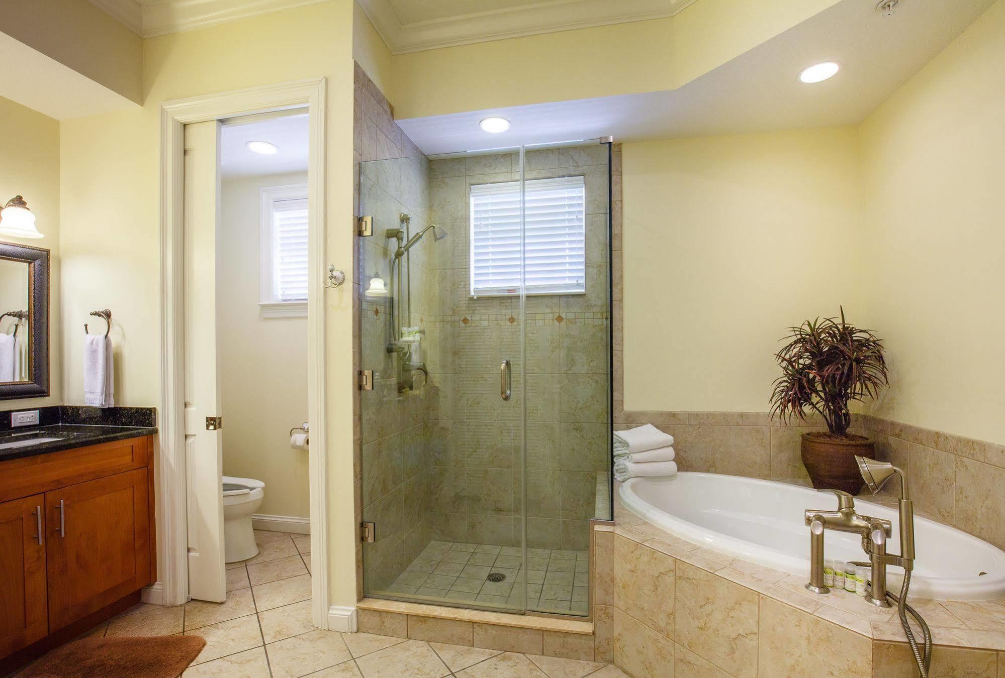 Key West Harbour Oceanfront Suites Exteriör bild