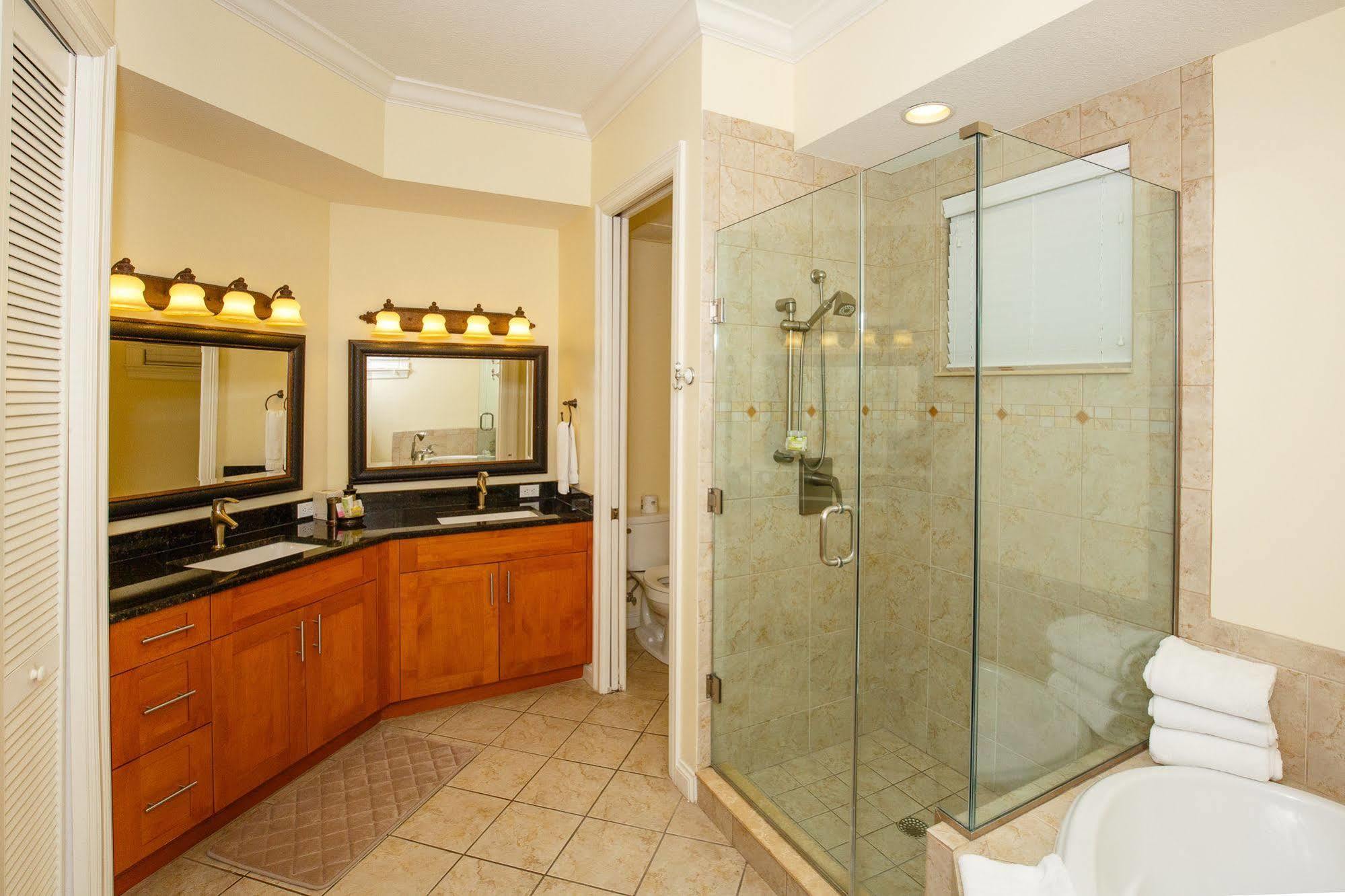 Key West Harbour Oceanfront Suites Exteriör bild