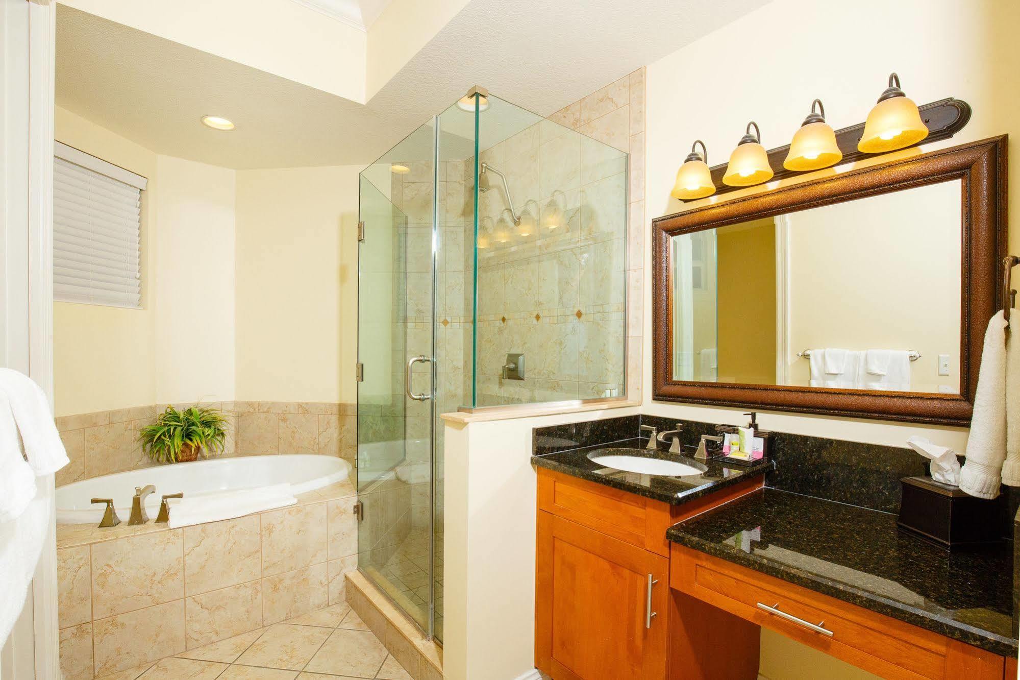Key West Harbour Oceanfront Suites Exteriör bild
